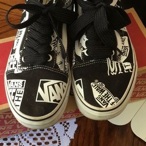 VANS unisex Old Skool Logo Mix (Black & White) Men 10 Women 8.5
